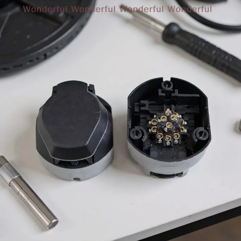 

Trailer Caravans Towing Socket 12V Round 13Pin Electrical Connector