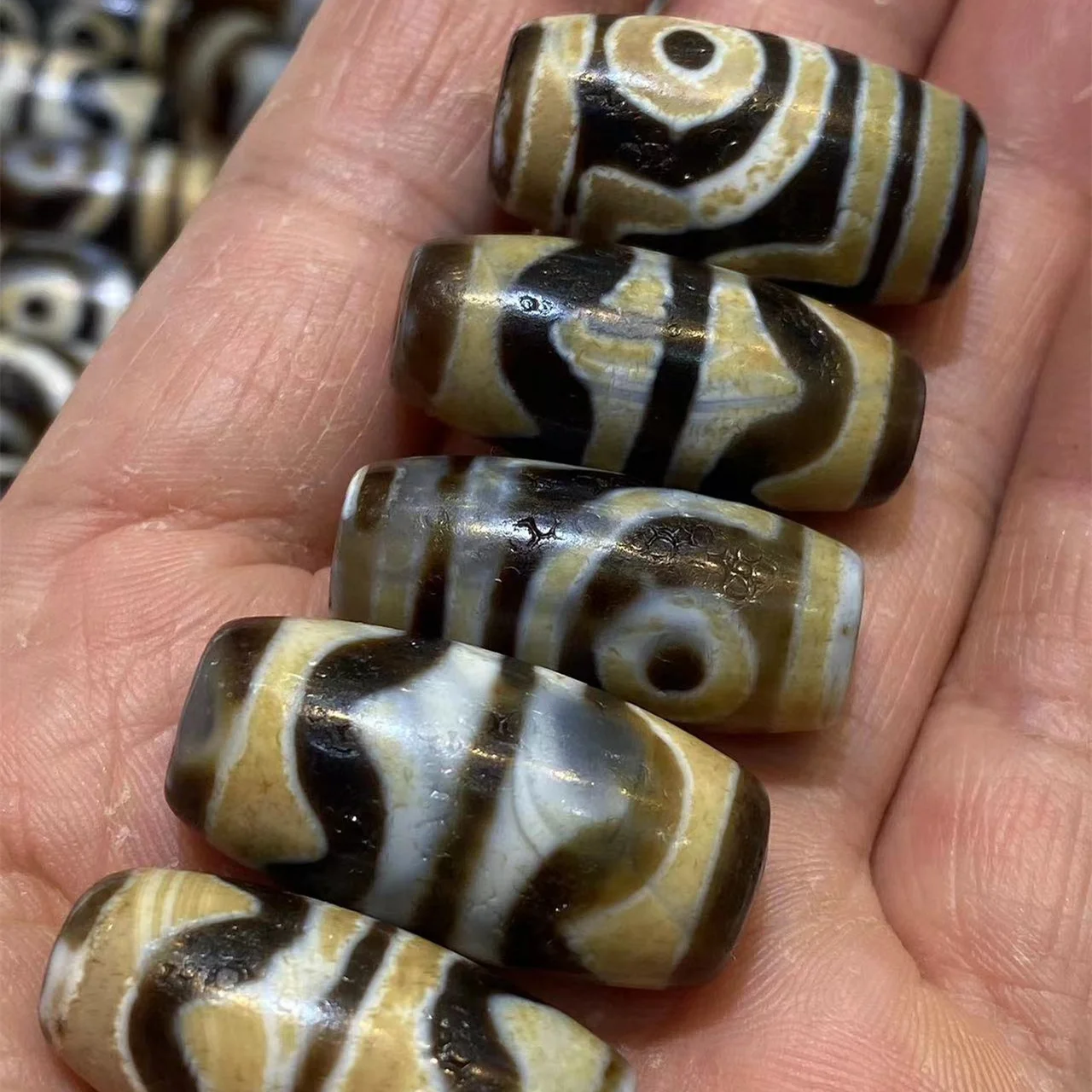 5pcs/lot Limited time discounts Premium variety Ethnic style Weathering of old material Tibetan agate dzi beads wholesale