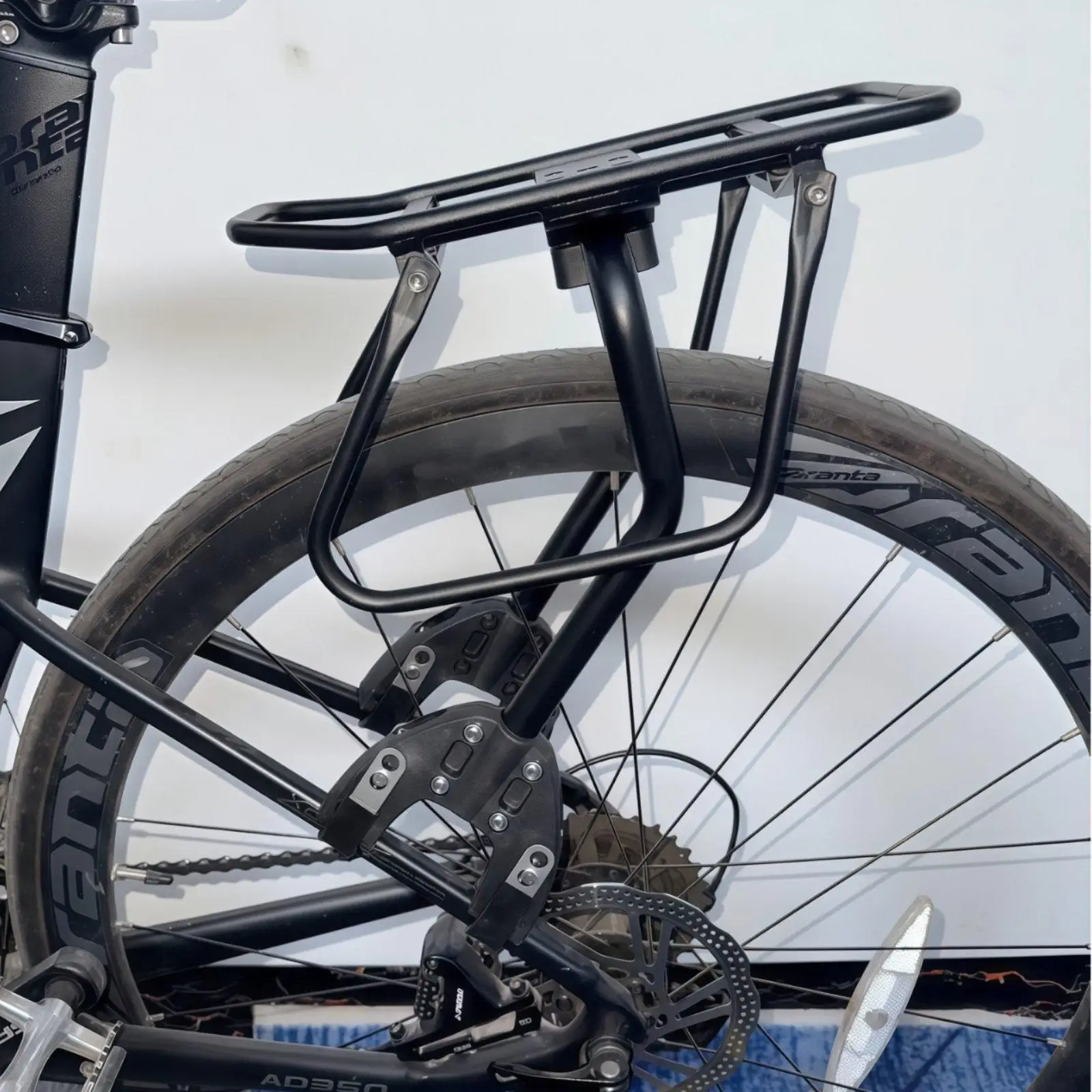 Quick Release Cycle Cargo Rack Easy to Install Seatpost Mount Bike Rack Heavy Duty Quick Release Luggage Carrier for Commuters
