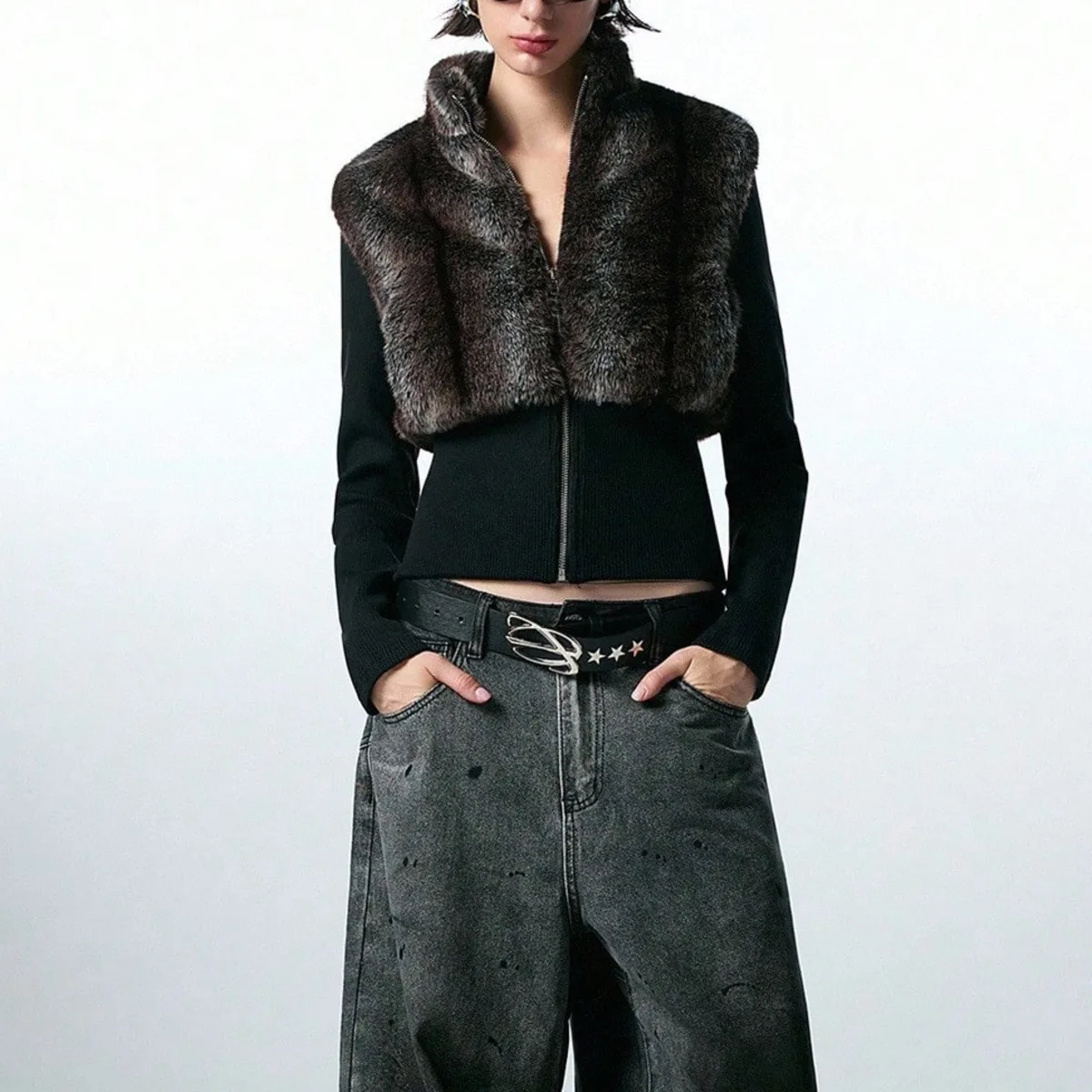 Women Cropped Sleeveless Zip‑Up Vest, Stand Collar Short Gilet, Pocket Design Streetwear Layering Sleeveless Outerwear For Daily