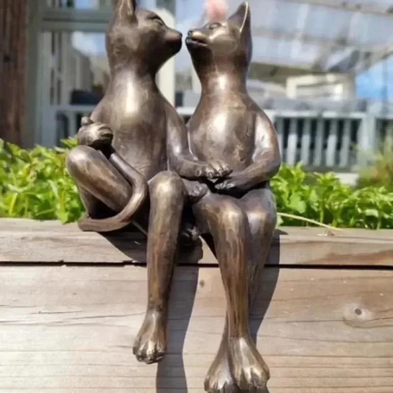 New Loving Couple Cats Kiss Dating Statue Modern Minimalist Desktop Resin Crafts Ornaments Home Garden Decoration Christmas Gift