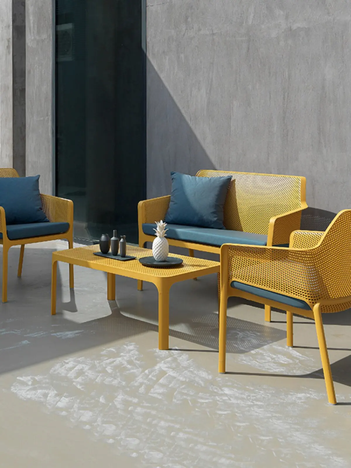 & For Italian Imported Resin Movable Outdoor Courtyard Balcony Terrace Table with Cushion