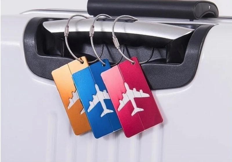 Hübscher fliegender Reisegepäckanhänger aus Metall mit Namenskarte, Flugzeugform, Halter aus Aluminiumlegierung, Gepäck-Boarding-Tag, tragbares Etikett – Detail 3