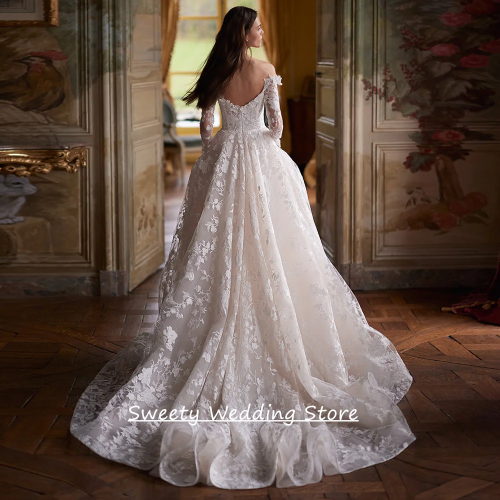 Champagne Lace Wedding Dress Customized Flowers V Neck Long Sleeves Court Train Back Zipper Bride Bridal Gown Robe Mariee