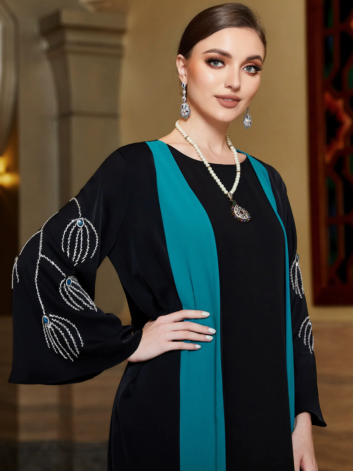 Ramadan black trumpet sleeve patchwork lake blue Muslim fashionable temperament style, paired with Middle Eastern clothing