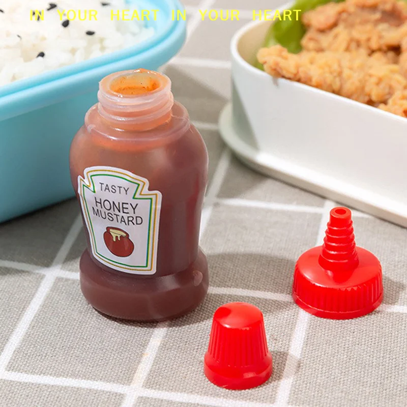 【X】1Piece Mini Portable Small Sauce Container Tomato Gravy Boat Salad Dressing Oil Spray Bottle Ketchup Honey Mustard