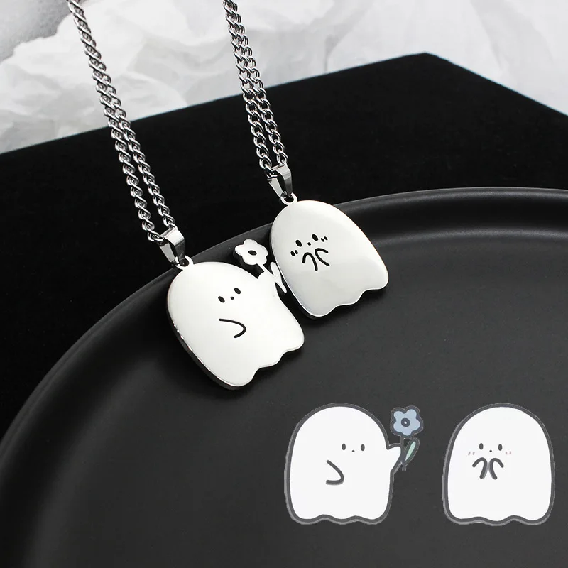 Stainless Steel Cat Couple Necklace Black and White Kitten Hug Round Stitching Cartoon Necklace for Women Friendship Jewelry
