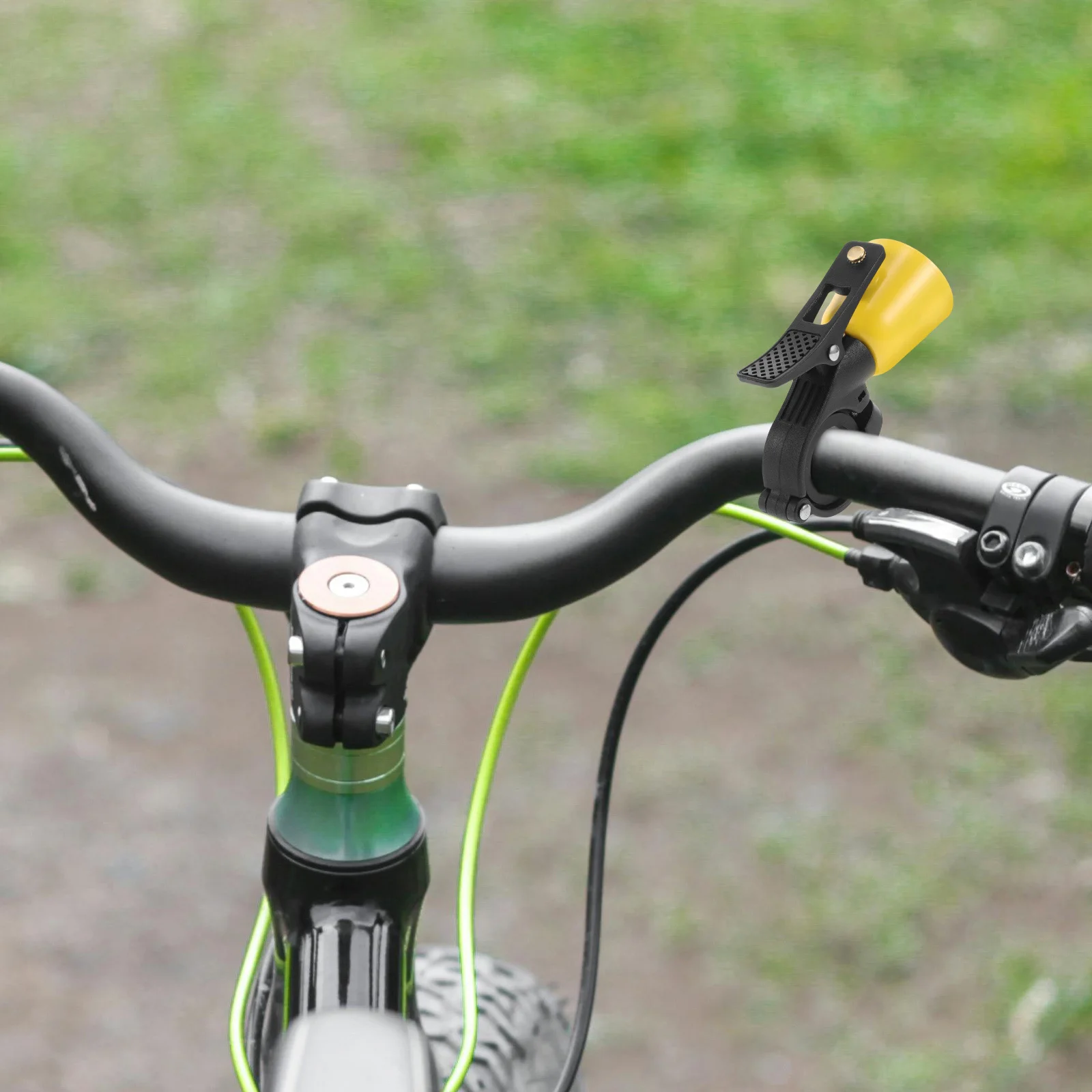 

Bike Bell Made of Solid Copper Loud Attention-Grabbing Ring for Cyclists Motorists Universal Fit for Adult Kids Bikes