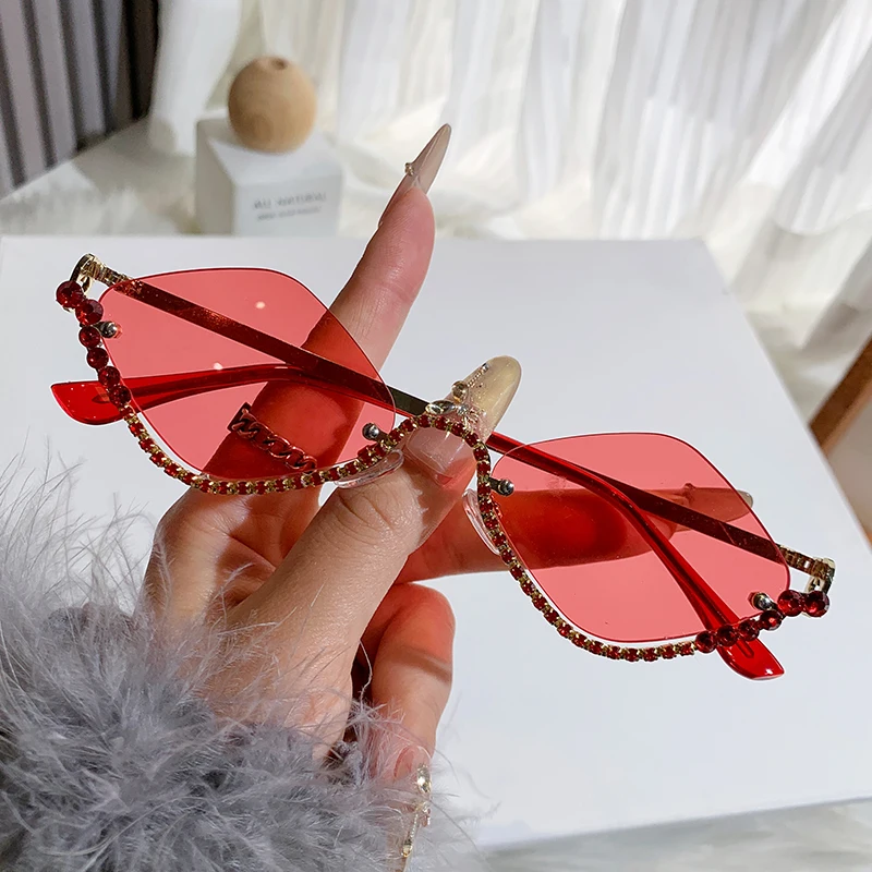 2025 New Fashion Square Metal Half Frame Pearl Diamond-inlaid Sunglasses Personality Versatile Women's Car Sunglasses 90306-1