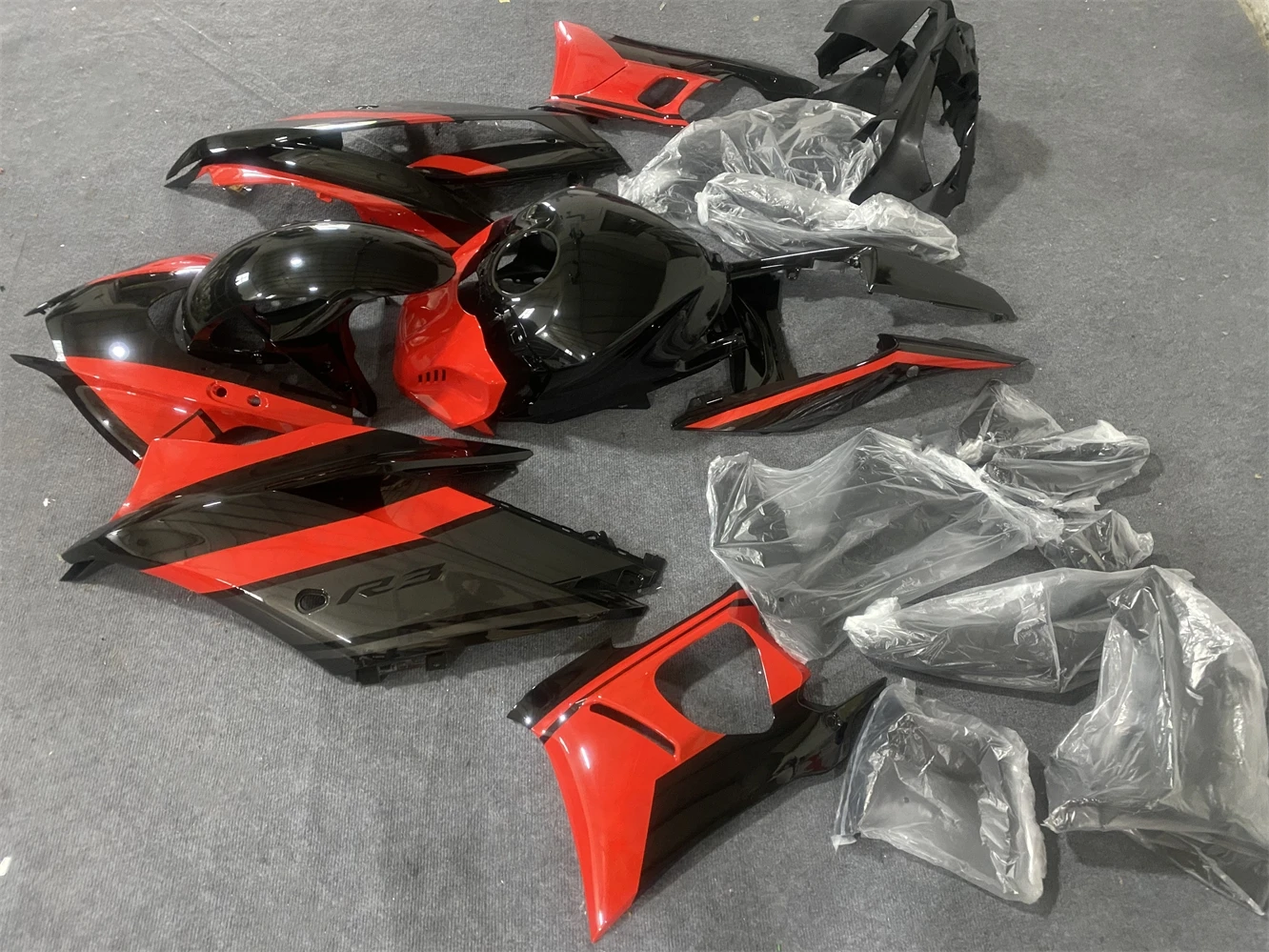 Motorcycle fairing fits YZF-R3 2019 2020 2021 2022 2023 YZF-R25 19 2021 22 23 Year Body fairing Black gray Red motorcycle shell