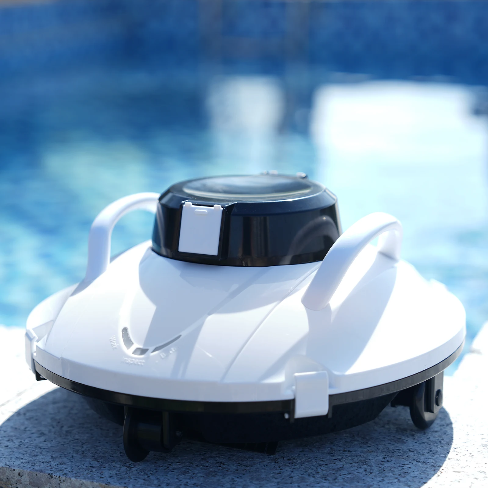 Wholesale Cordless Design Electric Underwater Robotic Cleaner for Swimming Pool Automatic Cleaning Wireless