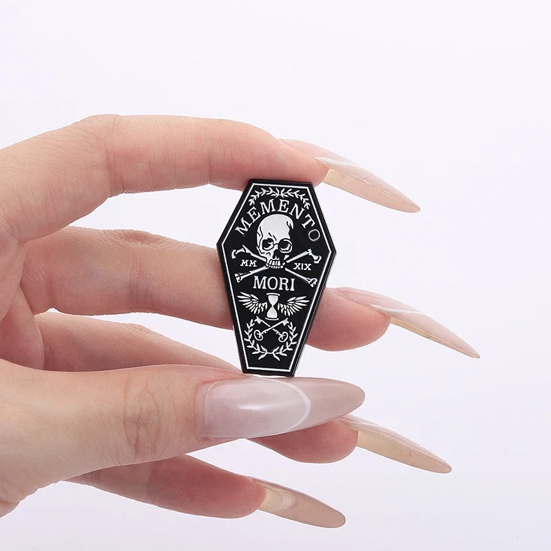 فاسق القوطية نعش الجمجمة المينا دبابيس تذكار موري الهيكل العظمي دبابيس شارة التلبيب ظهره اكسسوارات مجوهرات هدية للأصدقاء