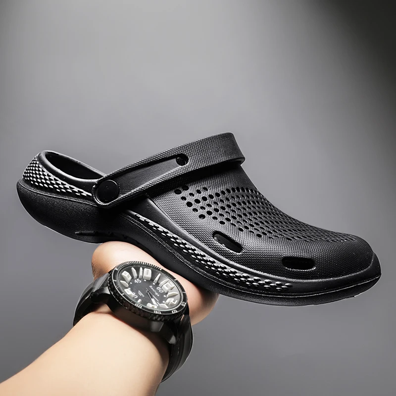 Nuevos zuecos para hombre, sandalias, zapatillas de playa, Sandalias planas ligeras transpirables de verano, zapatos perforados cómodos para hombre, zuecos informales
