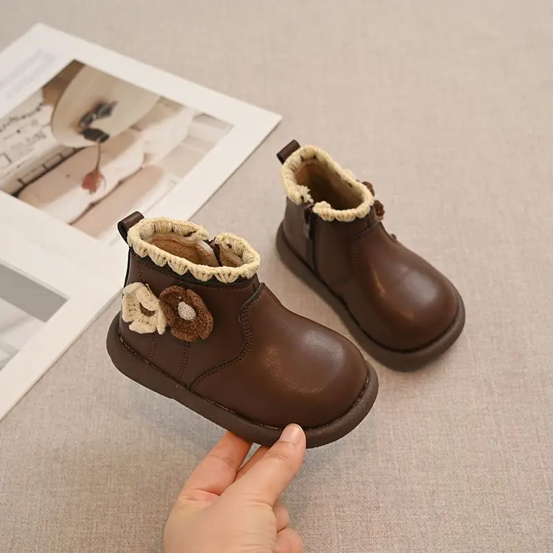 عدم الانزلاق الفتيات الشتاء الثلوج الأحذية 2026 الخريف الشتاء نمط جديد الكورية طفل أحذية بوت قصيرة الدافئة القطن الحراري معزول