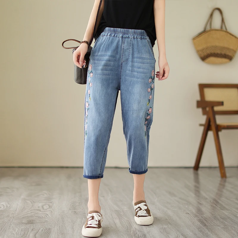 Nuevo chino Sle artístico de gran tamaño Retro bordado Denim dieciocho pantalones Harem cintura elástica modelo fino azul claro mujer...