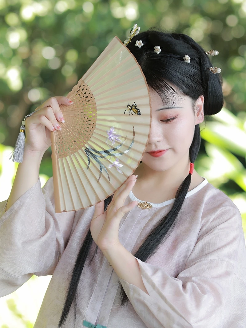 

Silk Embroidered Ancient Chinese Fan Women's Hanfu Suzhou Classical Group Fan Folded Wind True Silk Fan Flag Dress