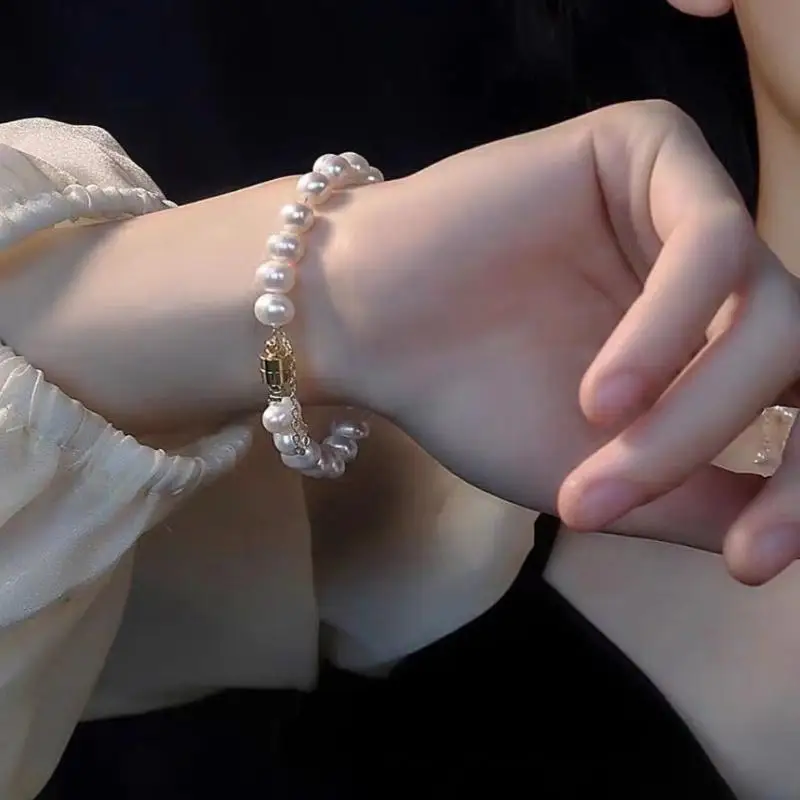 Fashion And Simple Freshwater Pearl Bracelet Women's Statement Hand Jewelry Gift With Unique Design