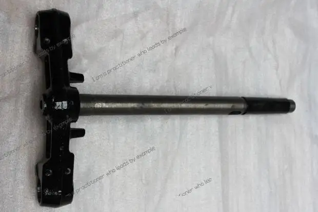 Подходит для Lin Hai Lingcheng 175T Grasshopper 200, направленная усилие колонна, трехзвездочная колонна, треугольная настольная основа смесителя