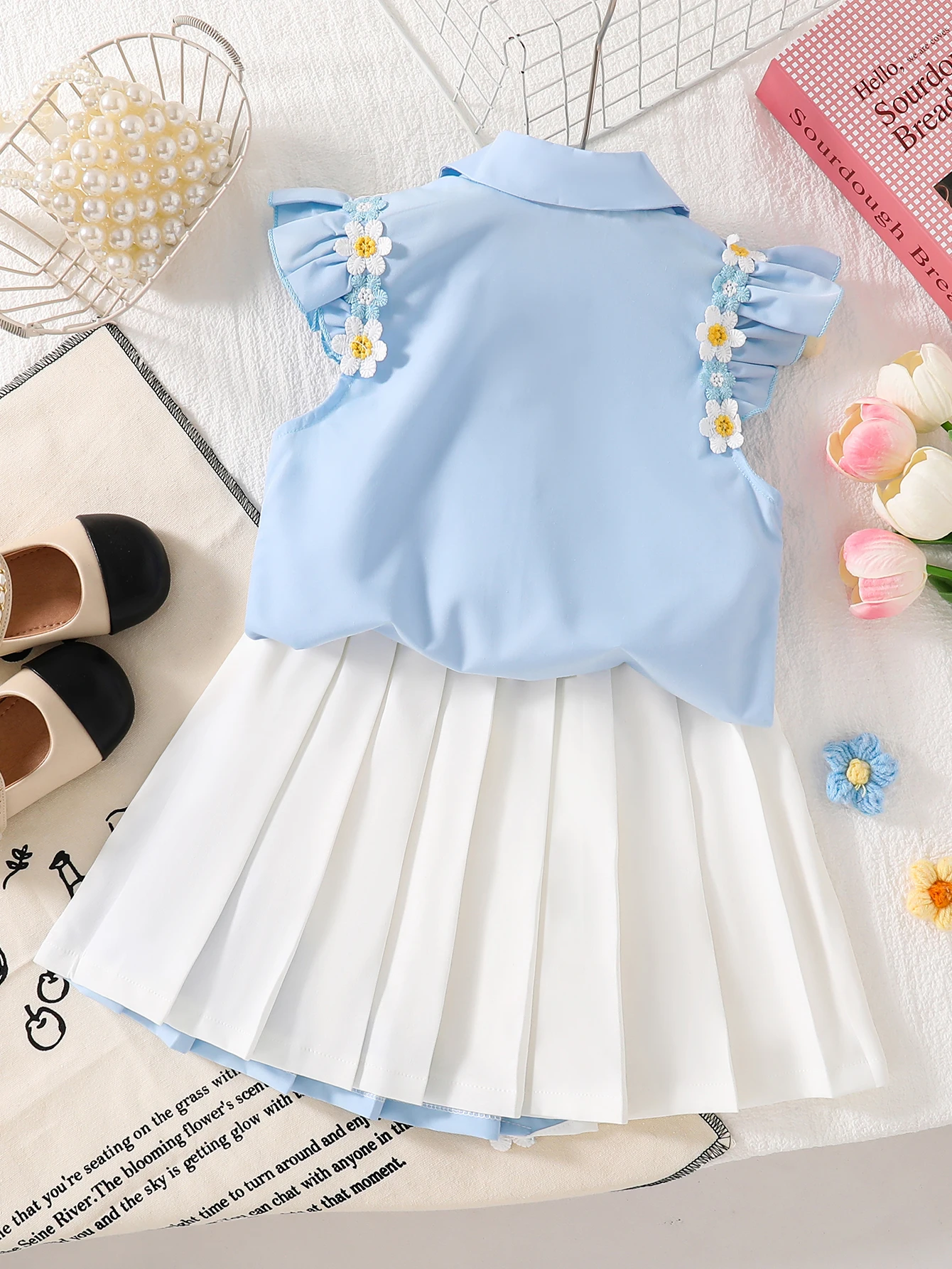 (5147) Little Girl's Summer School-Style Floral Lapel Top + Pleated Skirt with 3D Embroidered Lace, Fresh and Beautiful, Color-Blocked Pleated Skirt, Suitable for Daily Wear, Vacation, School, Photography, Campus Activities, and Wear