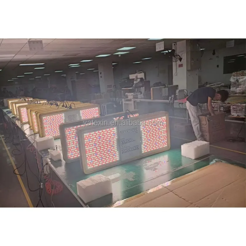 Soffitto per interni da 800 W LED Doppio modulo Luce per la crescita delle piante Completo bianco blu Integratore in alluminio per stock di fabbrica per piante da interno