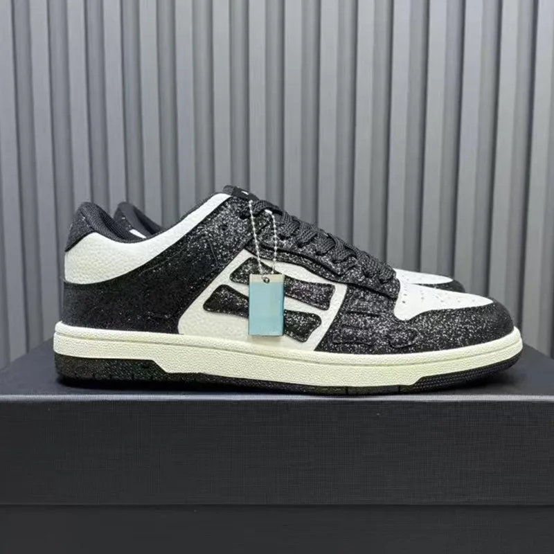 أحذية رجالية عالية الجودة من الجلد متعددة الاستخدامات على شكل عظمة ملونة منخفضة القطع لامعة كاجوال للزوجين أحذية رياضية نسائية #3