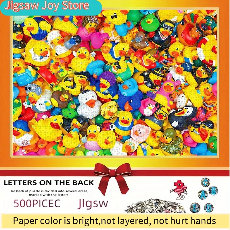 

Пазл, бумажный пазл-головоломка своими руками с тематикой мультяшной желтой утки, с изображением пышных утиных узоров. Подходит для семейных пазлов и семейных встреч.