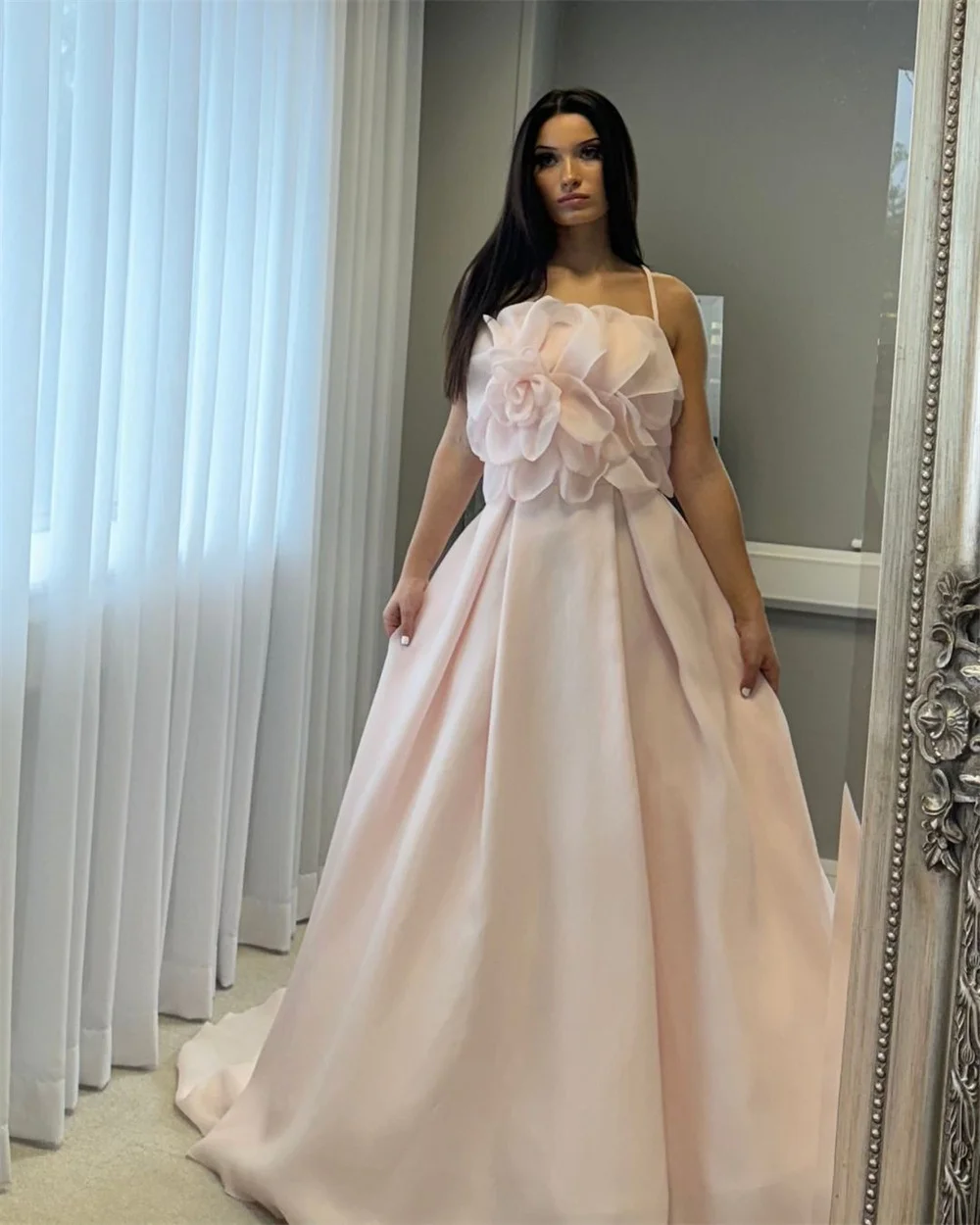 カスタマイズされた白いウェディングドレスシンプルな A ラインコートトレインローブ · デ · マリエエレガントなパーティードレス女性ストラップレススパゲッティストラップ