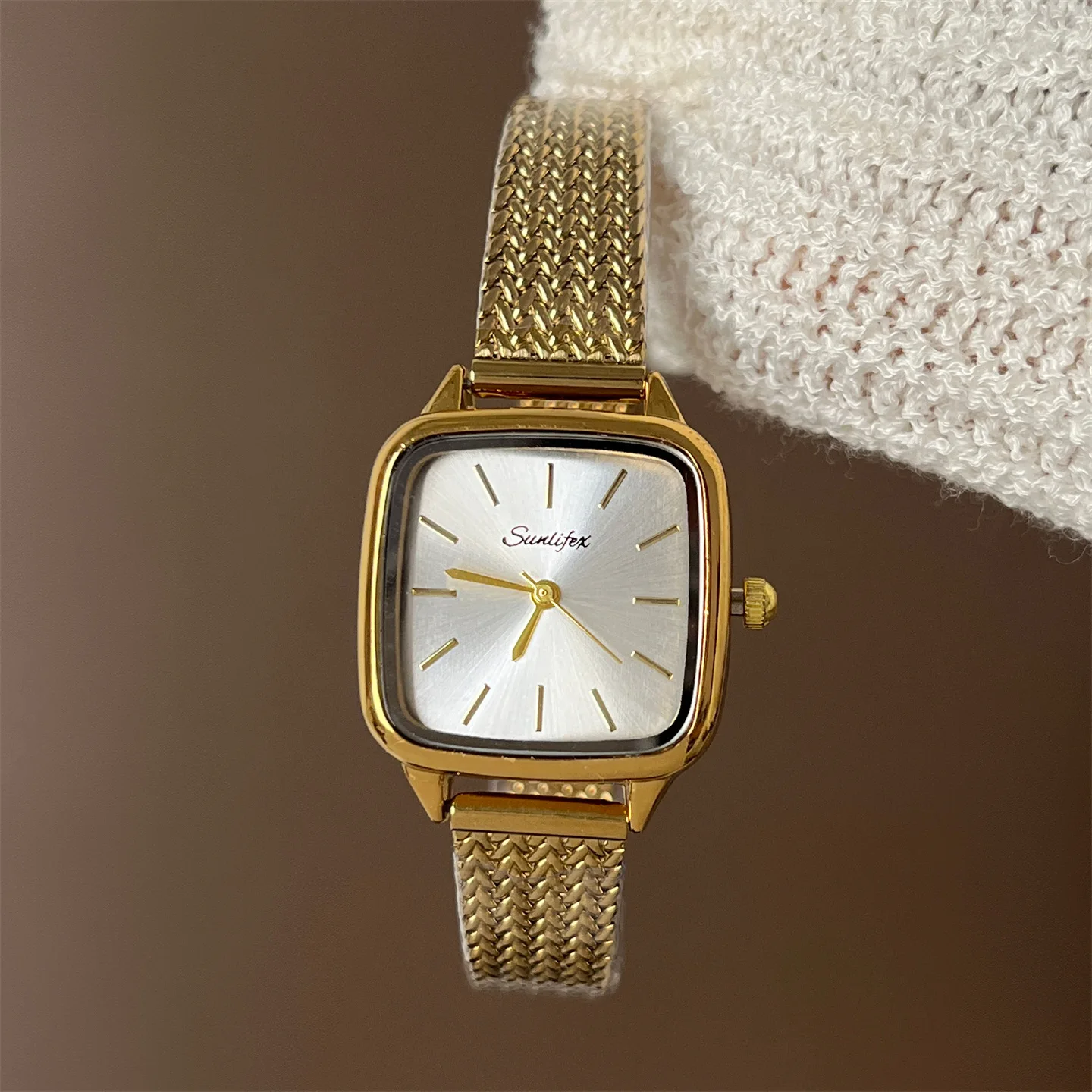 ساعة كوارتز كلاسيكية للنساء، أنيقة وفاخرة، مينا مربعة صغيرة، ساعة يد نسائية رائعة، اختيار راقي.