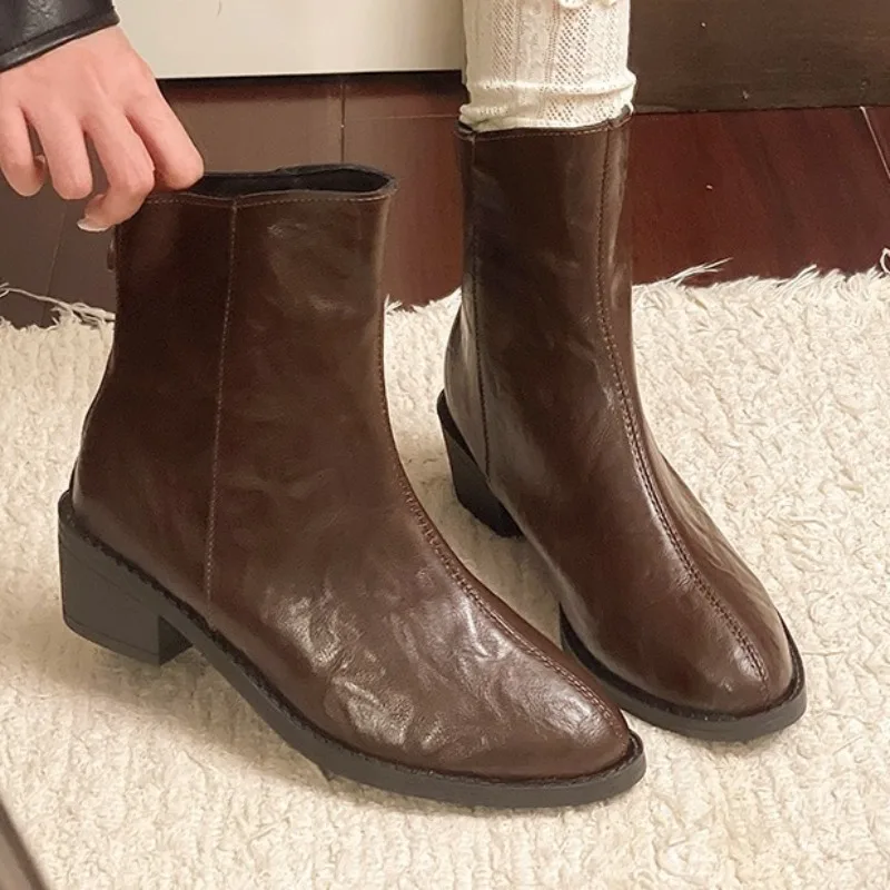 

2025 Winter Mid Heels Short Boots Designer Pointed Toe Shoes Fashion Chunky Chelsea Ankle Boots Elegant Dress Pumps Zapatillas