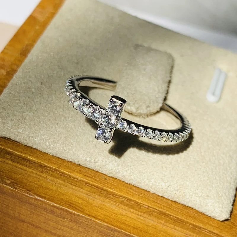 Huitan Simple Stylish Cross Design Women Rings Full Paved Crystal Cubic Zirconia Delicate Bridal Ring for Wedding Trendy Jewelry