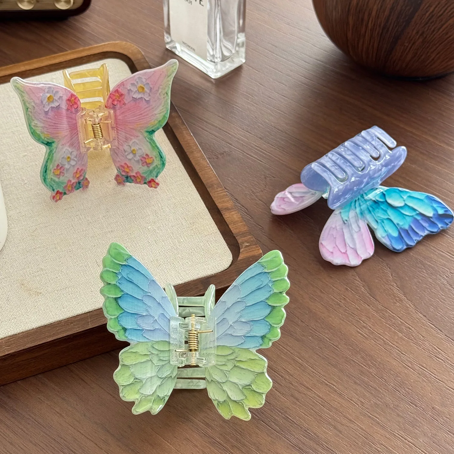 NEW Sweet Korean Style Butterfly Hair Claw Acrylic Claw Clips Summer Trendy Hair Clips INS Hair Accessories for Women Girls