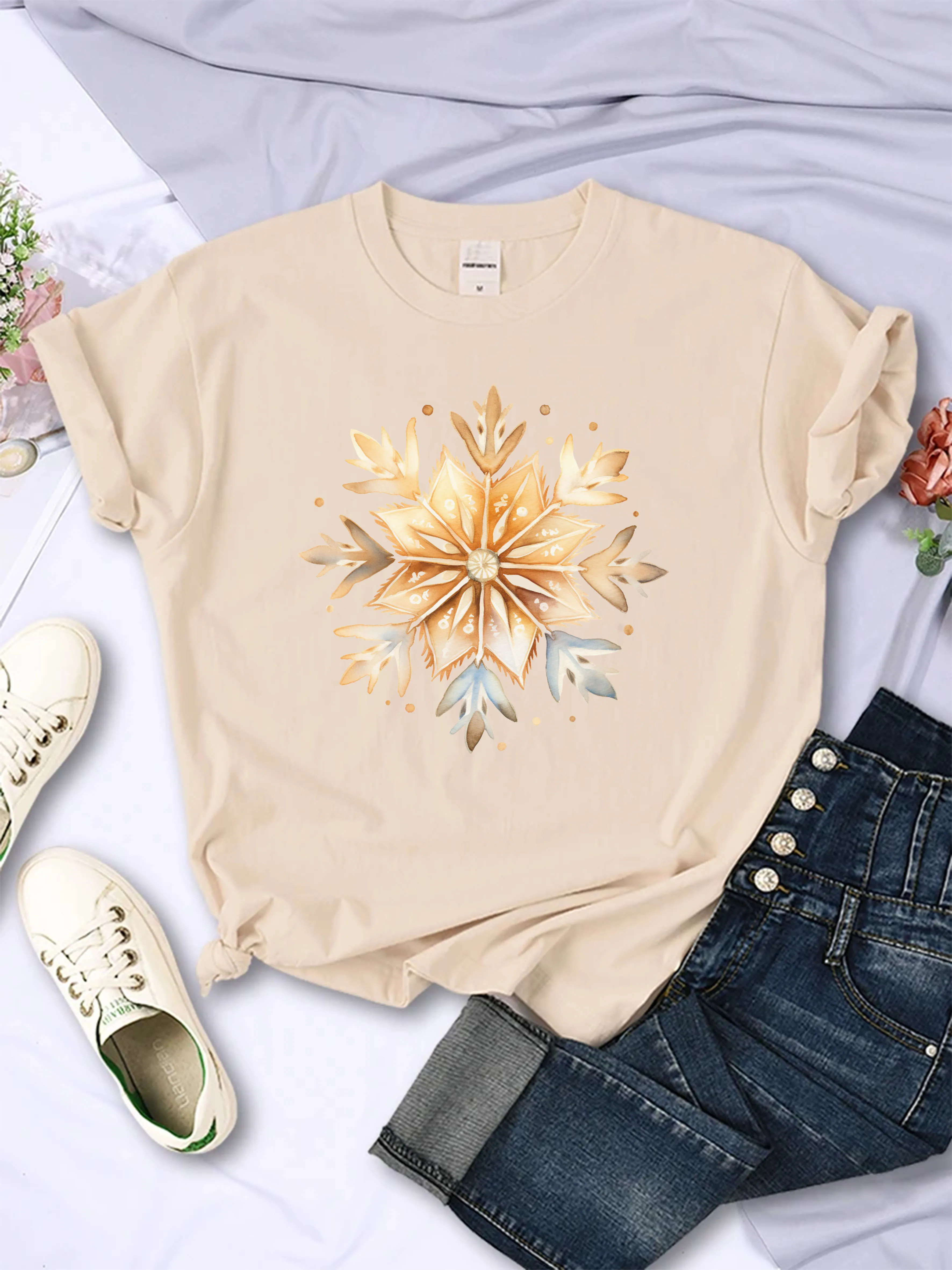 gold snow flakes Comfortable Christmas Printed Round Neck T-shirt Loose Fit All-Year-Round Unisex Style