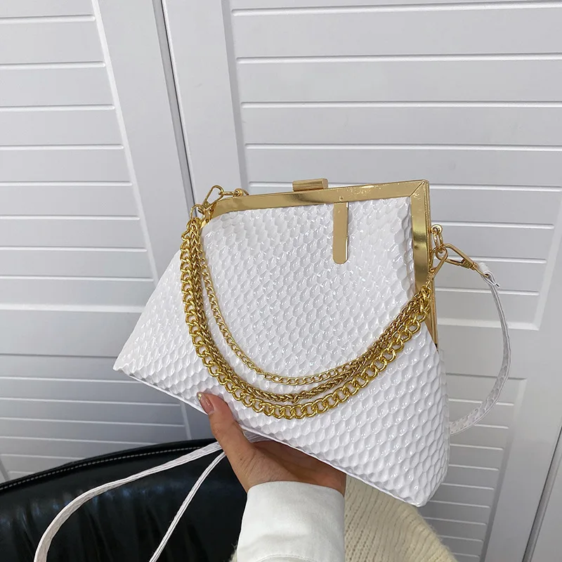 Evening Bag Retro European and American Style Distinctive Woven Shaped Clip Bag with Dot Pattern Irregular Women's Chain Crossbo