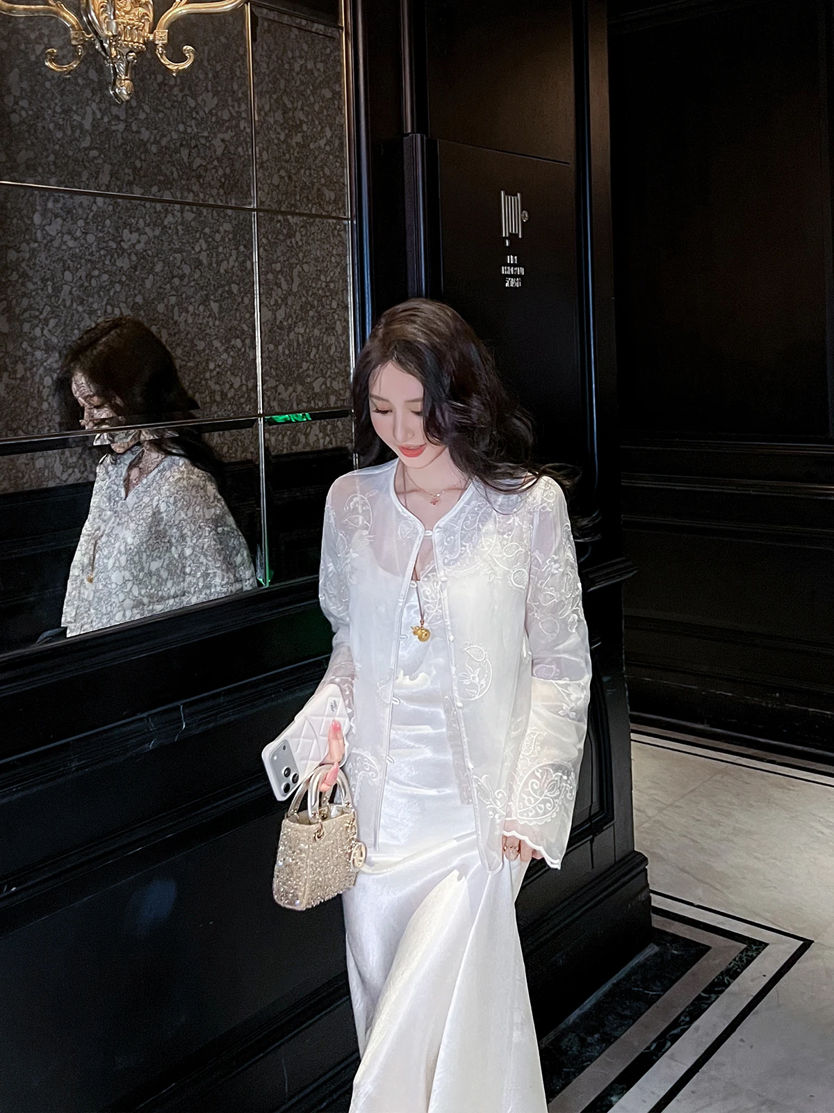 New Chinese Sle Embroidered Sun Protection irt Women's Loose Thin Summer New Retro Faion Silk Sve Long round Ne Bu...