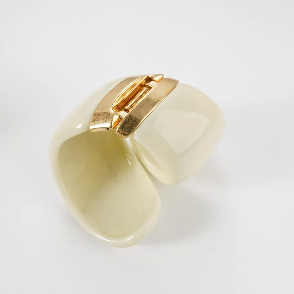 

Vintage Resin Cuff Charms Bracelet Bangles for Women Fashion Jewelry Acrylic Wide Irregular Geometric Party Bangle For Girls