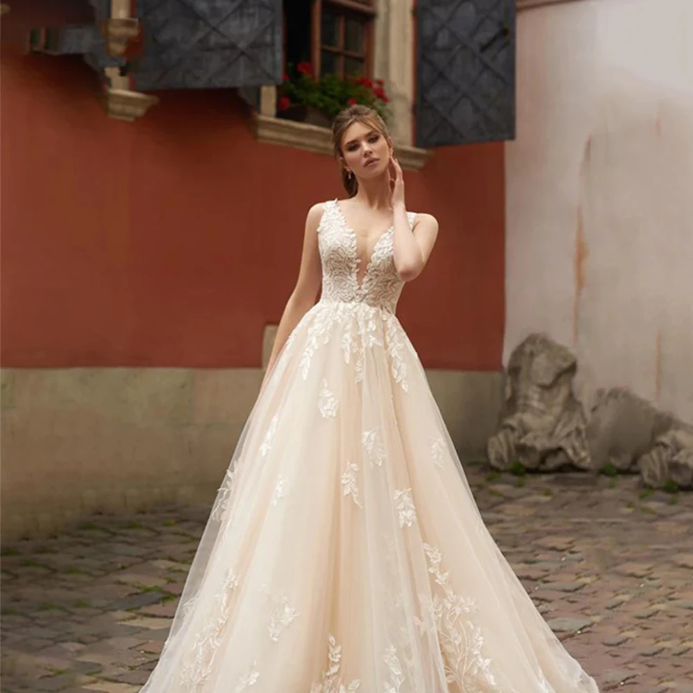 2023 Gorgeous Bohemian Wedding Dresses Lace Applique Women's Sexy V-Neck A-Line Tulle Sleeveless Bride Gowns Princess Formal De