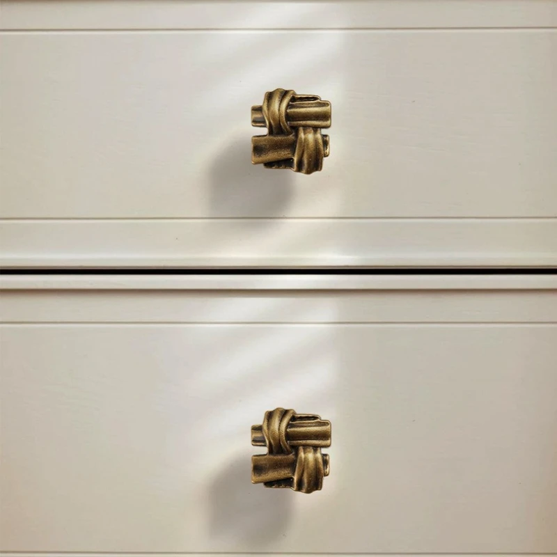 

Antique Brass Handles for Wardrobe and Drawer Bronze Kitchen Cabinet Handles Hardware Fitting Single Hole Knobs for Furniture