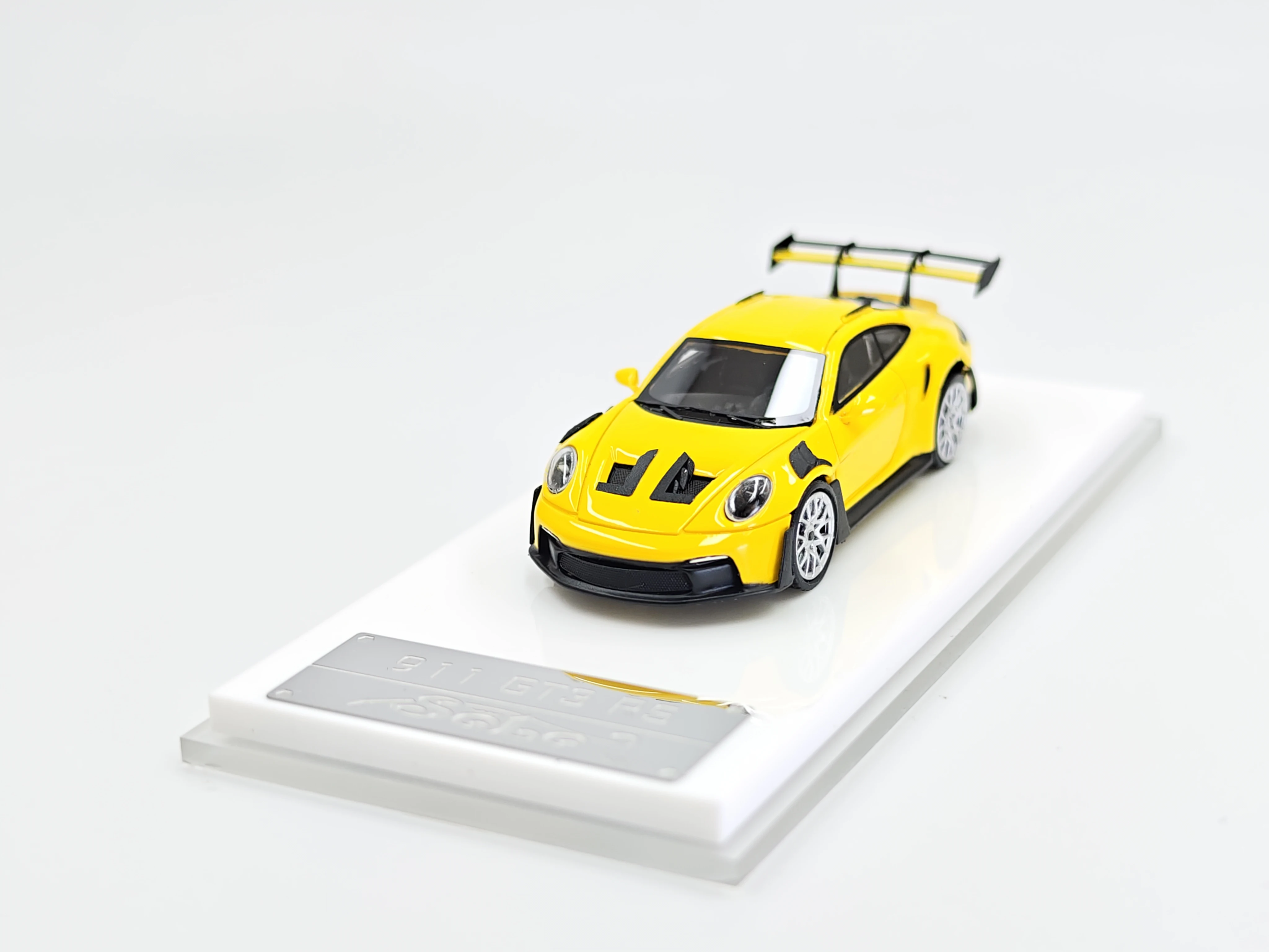 

SOLO 1:64 GT3RS Limited Edition Resin Car Mode