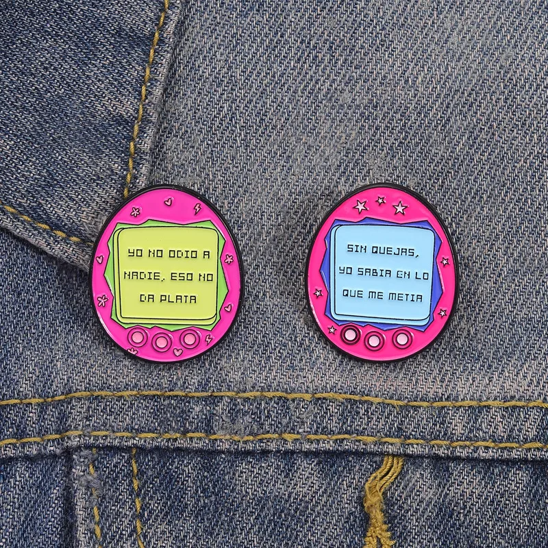 Lapel Pins Retro game console design badge Spanish fun slogan brooch personalized bag clothing decoration pin Badges On Backpack