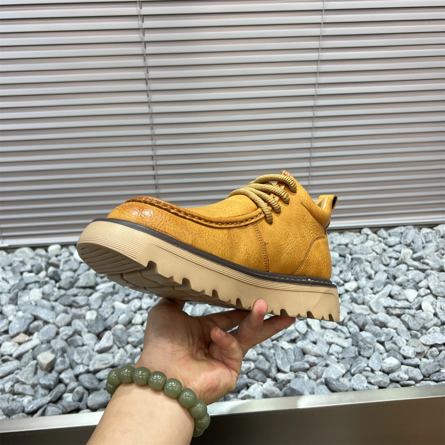 

Trendy Men's Outdoor Mid-Top Breathable Thick Bottom Casual Sports Shoes New Model Daily Wear Comfortable Footwear