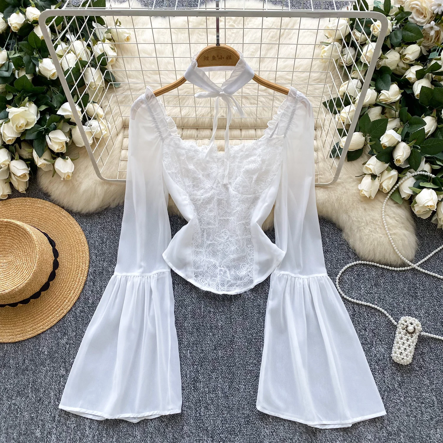 

Basics Chic sexy Vintage flare sleeve halter lace Loose Top French Office Lady High Street Shirts women clothing