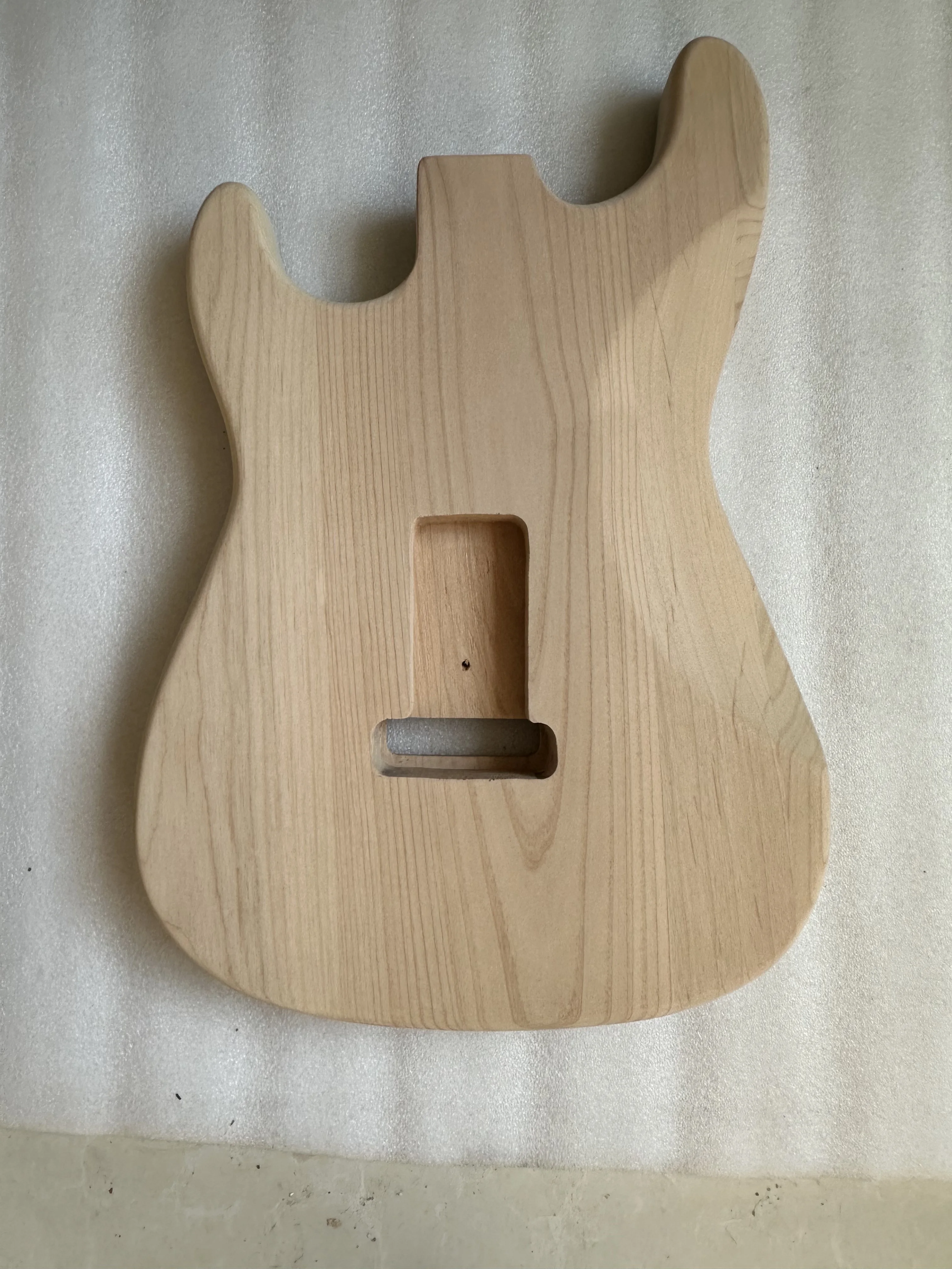 Unfinished Alder Wood ST Guitar Body HSH Fit for SSS SSH Electric Guitar Barrel 5.5cm Heel Building DIY Parts High Quality