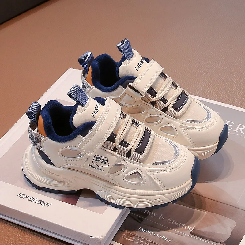 

2025 детские повседневные хлопковые кроссовки для мальчиков, белая обувь из утолщенной кожи для девочек, осенне-зимняя мягкая нескользящая детская хлопковая обувь