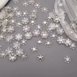 50 adet Noel Köpüklü Beyaz Kar Tanesi Tırnak Takılar Aksesuarları Glitter Reçine Kar Tırnak Dekorasyon Manikür DIY Parçaları