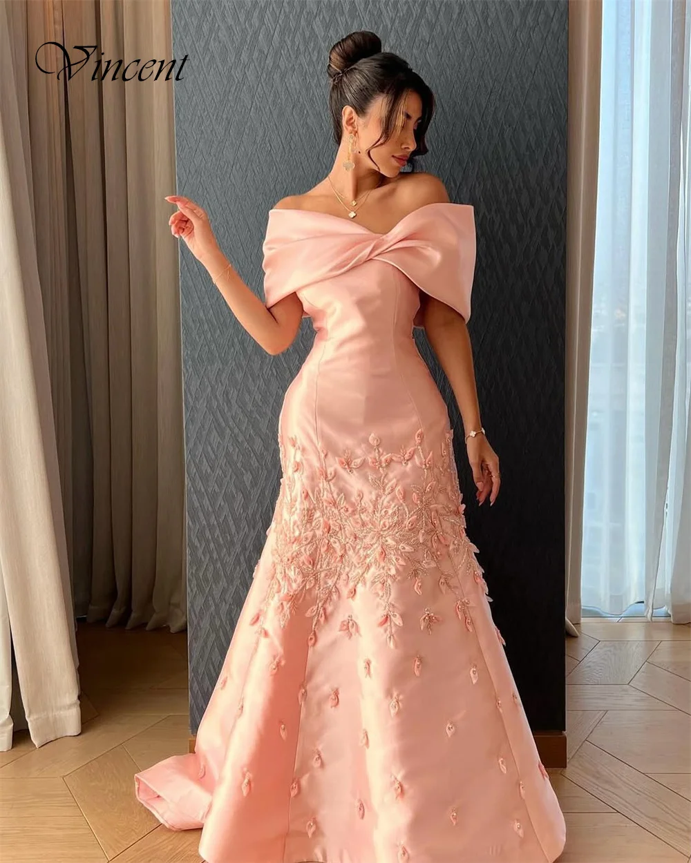 Vestido de noche de satén rosa con temperamento personalizado, exquisito cuello en V, hombros descubiertos, mangas cortas, espalda descubierta, vestidos para ocasiones especiales
