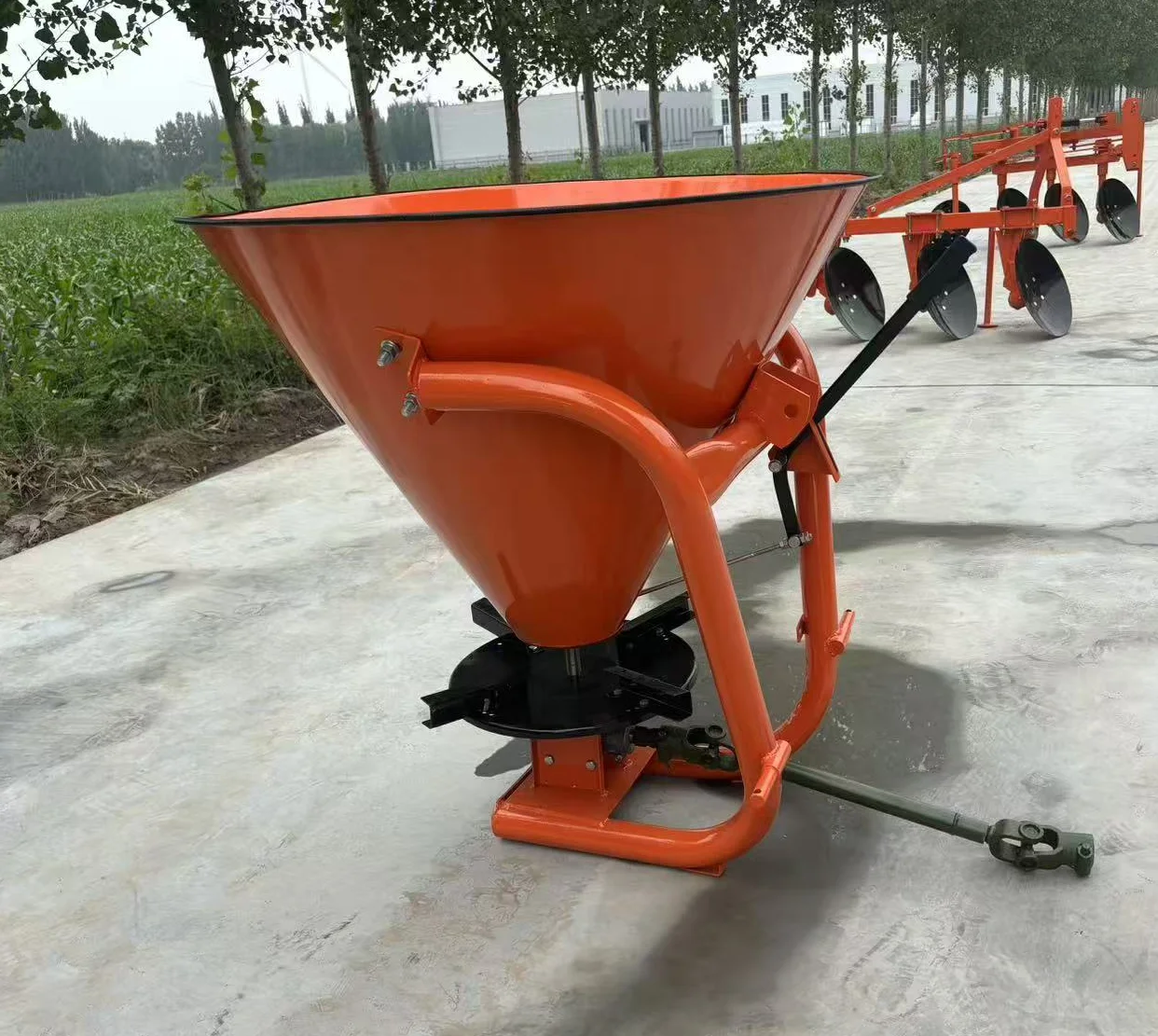 Agricultural Lime Spreaders Tractor with Automatic Fertilizer