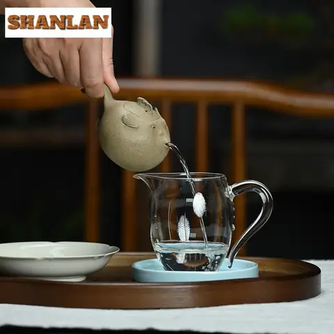 Teiere in argilla viola Yixing da 150 ml Pentola per pesci globefish fatta a mano Sezione di minerali grezzi Bollitore per la produzione di tè al fango con infusore Set da tè cinese Zisha