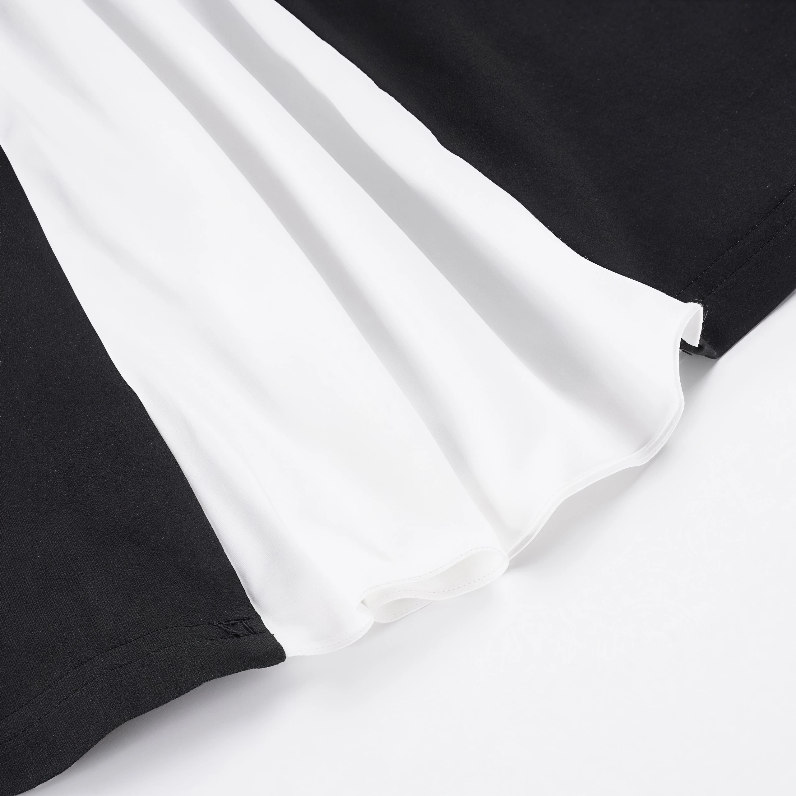 Ästhetisches, süßes Damen-Top im Zweiteiler-Look mit quadratischem Ausschnitt, Puffärmeln, vorderer Schleife und schmalem, ausgestelltem Saum, lässiges Sommer-Top. – Detail 6