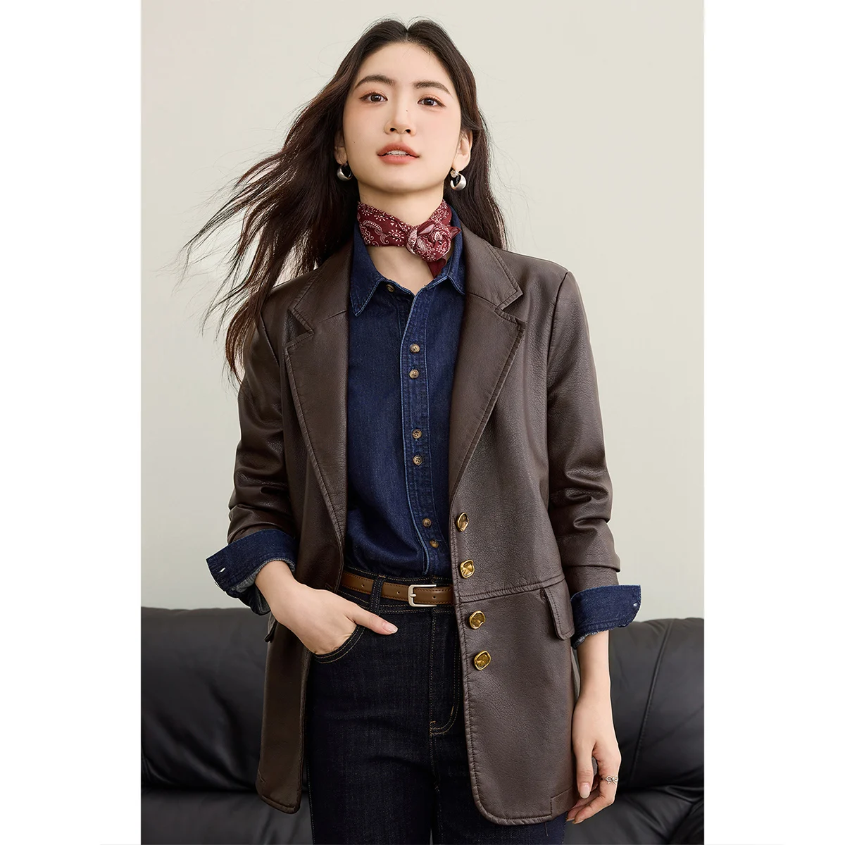 SENTUBILA Damen-Jacke aus Kaffee-Pu-Leder, moderner Biker-Stil, Mantel mit Kerbkragen, langärmelig, lässig, winddicht, W53GE2747