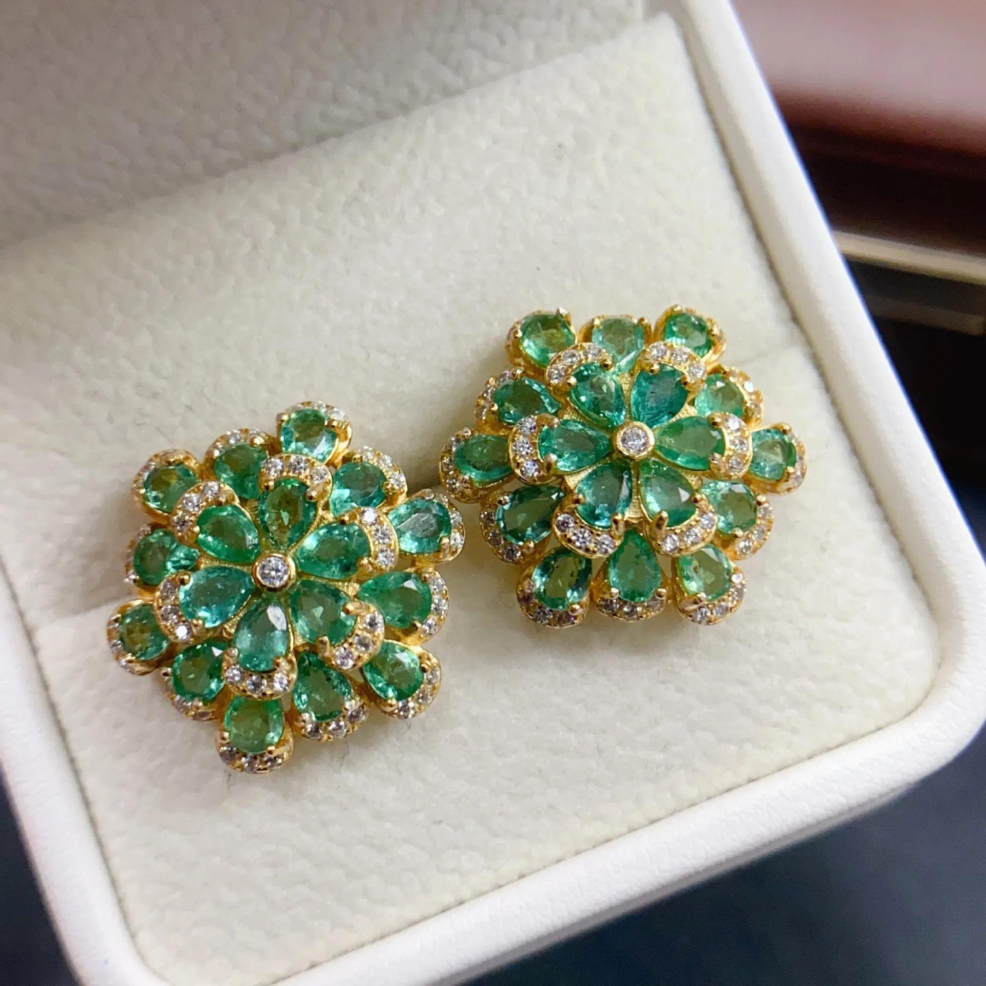Luxury Floral Natural Emerald Stud Earrings 3*4mm Main Stone S925 Silver Vintage Elegant Banquet Jewelry For Ladies